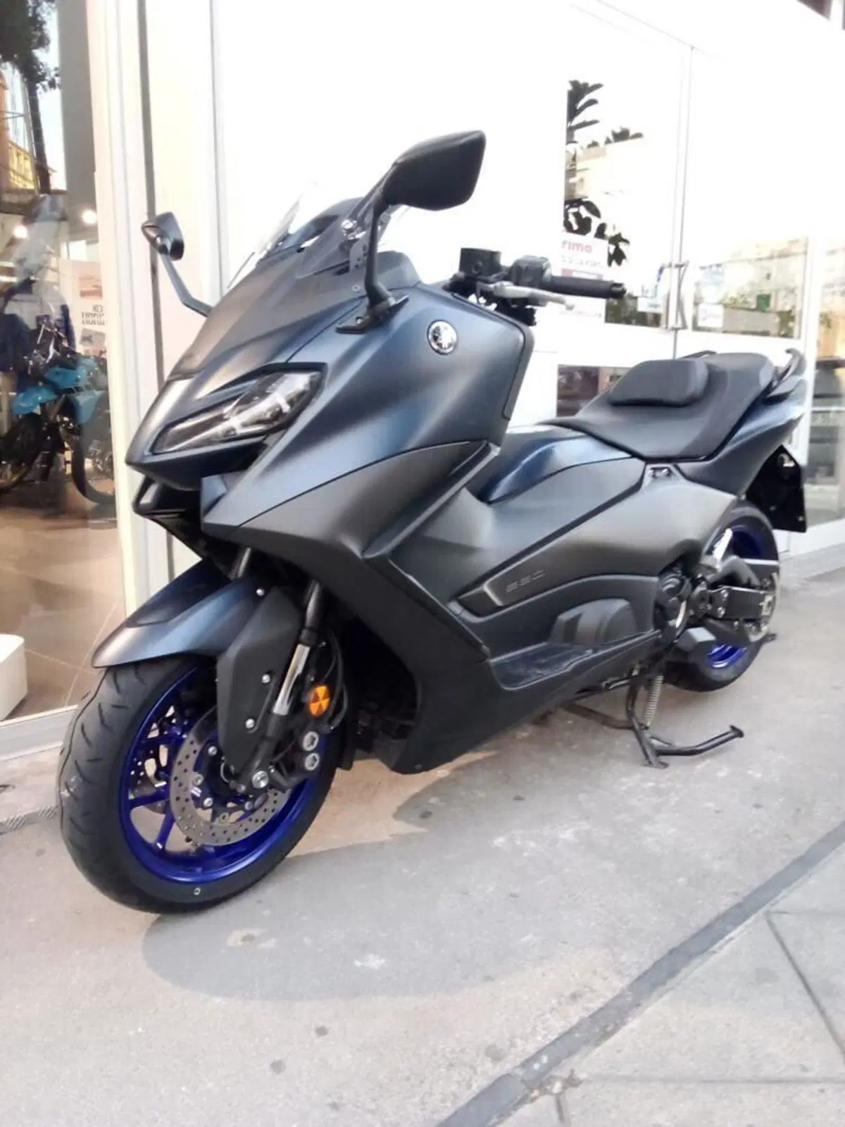 Yamaha T-Max 560 (2022 - 24)