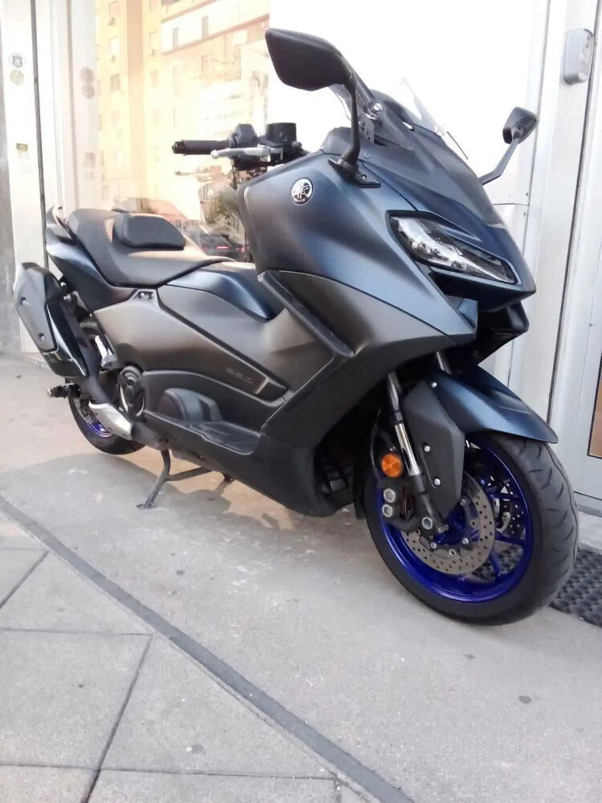 Yamaha T-Max 560 (2022 - 24) (5)