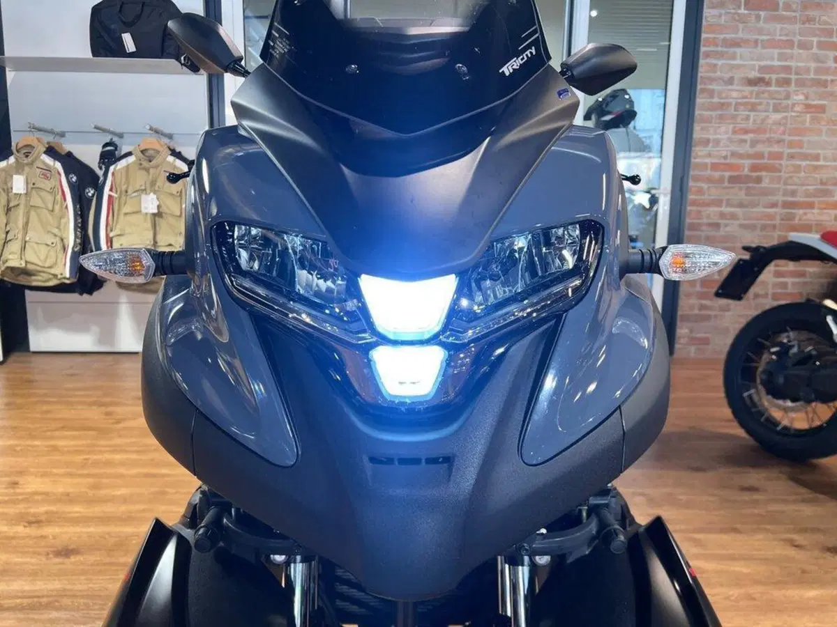 Yamaha Tricity 300 (2021 - 24) (9)