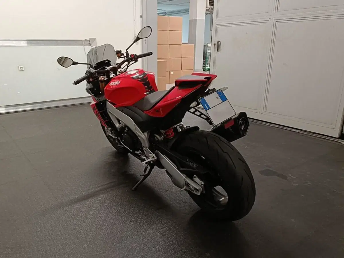 Aprilia Tuono V4 (2021 - 24) (8)