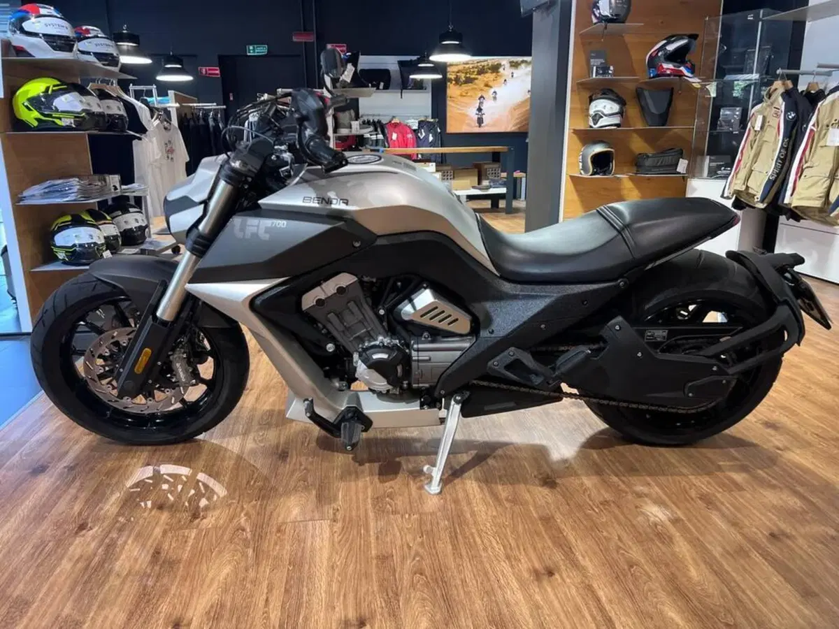 Benda Motorcycles LFC 700 (2024 - 26) (4)