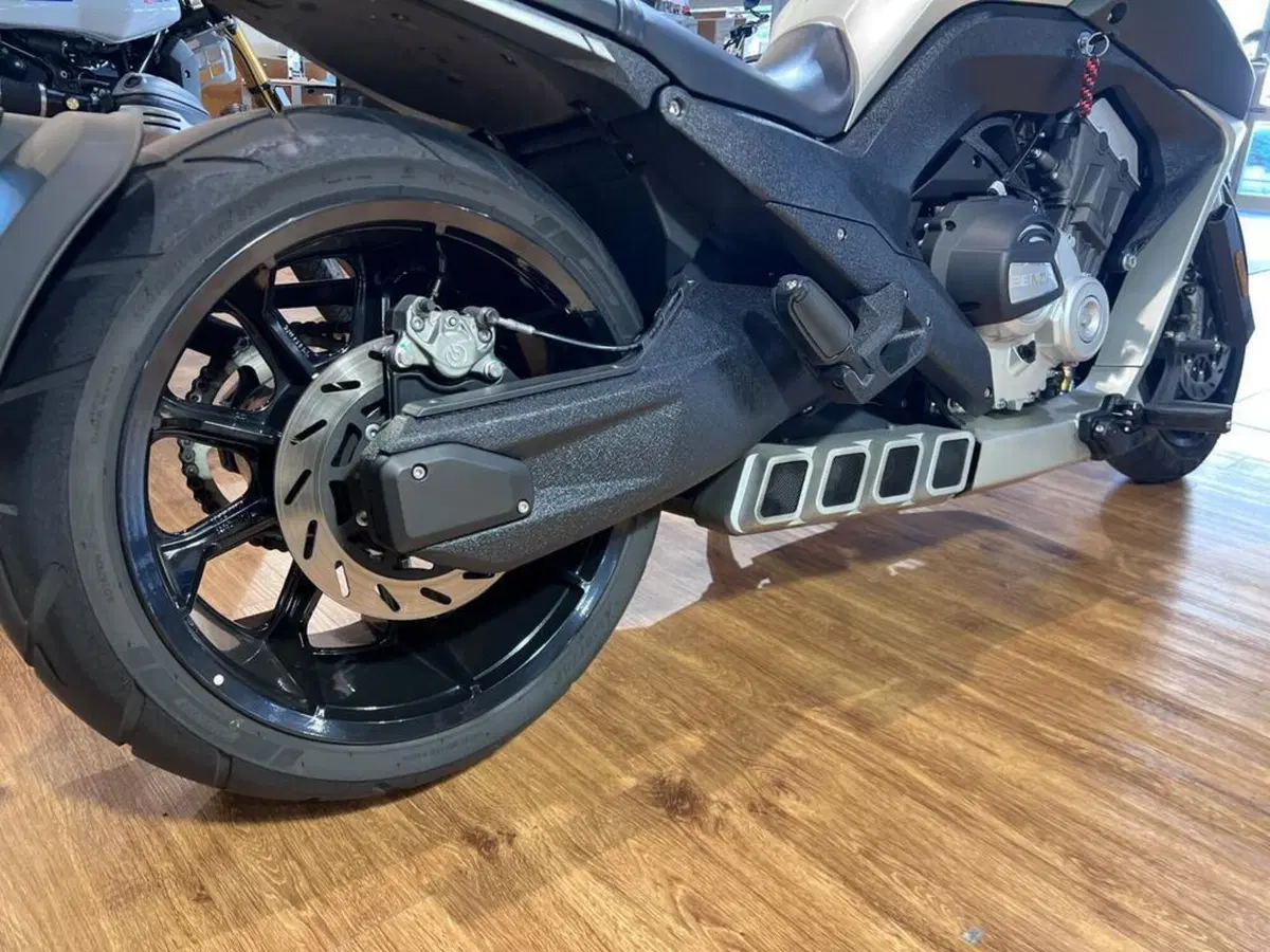 Benda Motorcycles LFC 700 (2024 - 26) (10)
