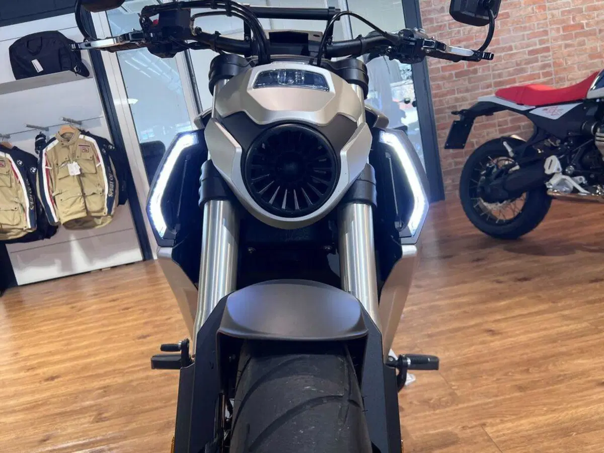 Benda Motorcycles LFC 700 (2024 - 26) (8)