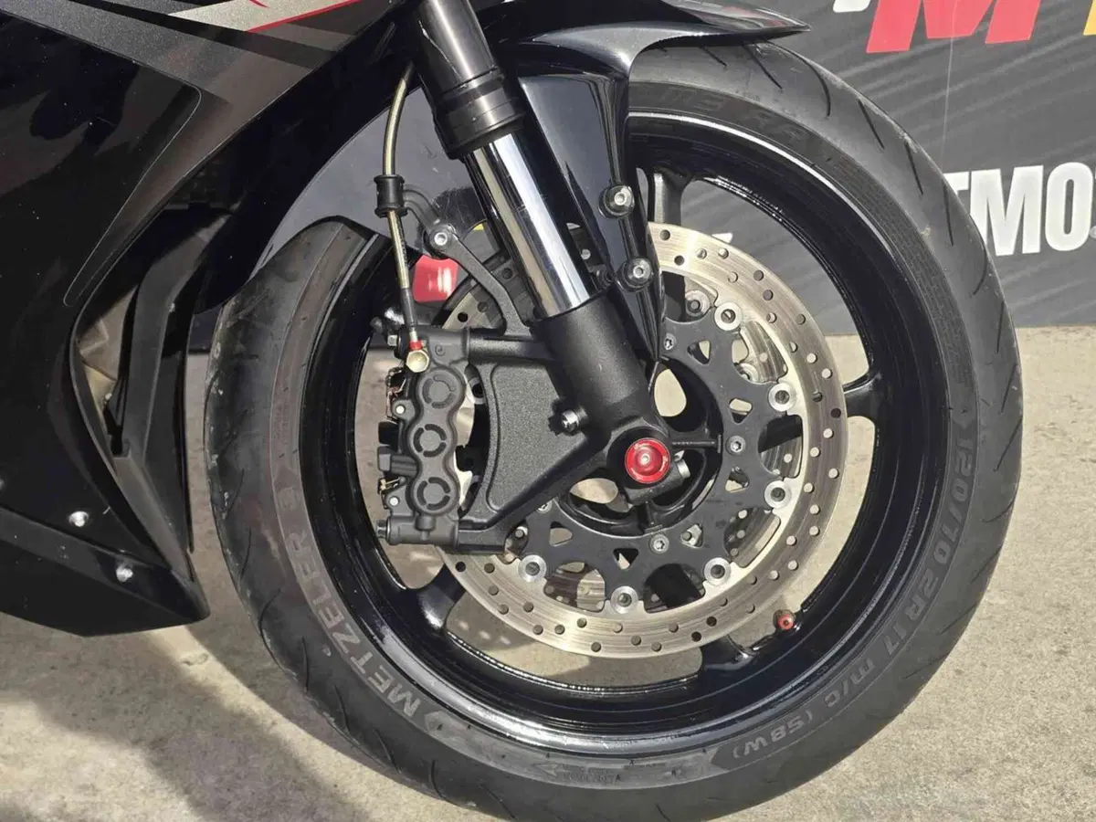 Yamaha YZF R1 (2007 - 08) (14)