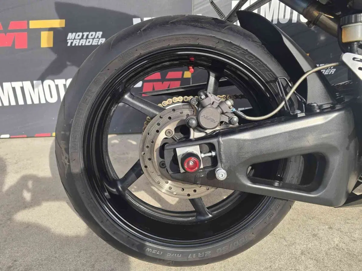 Yamaha YZF R1 (2007 - 08) (16)