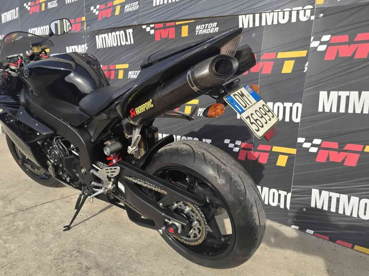 Yamaha YZF R1 (2007 - 08) (4)