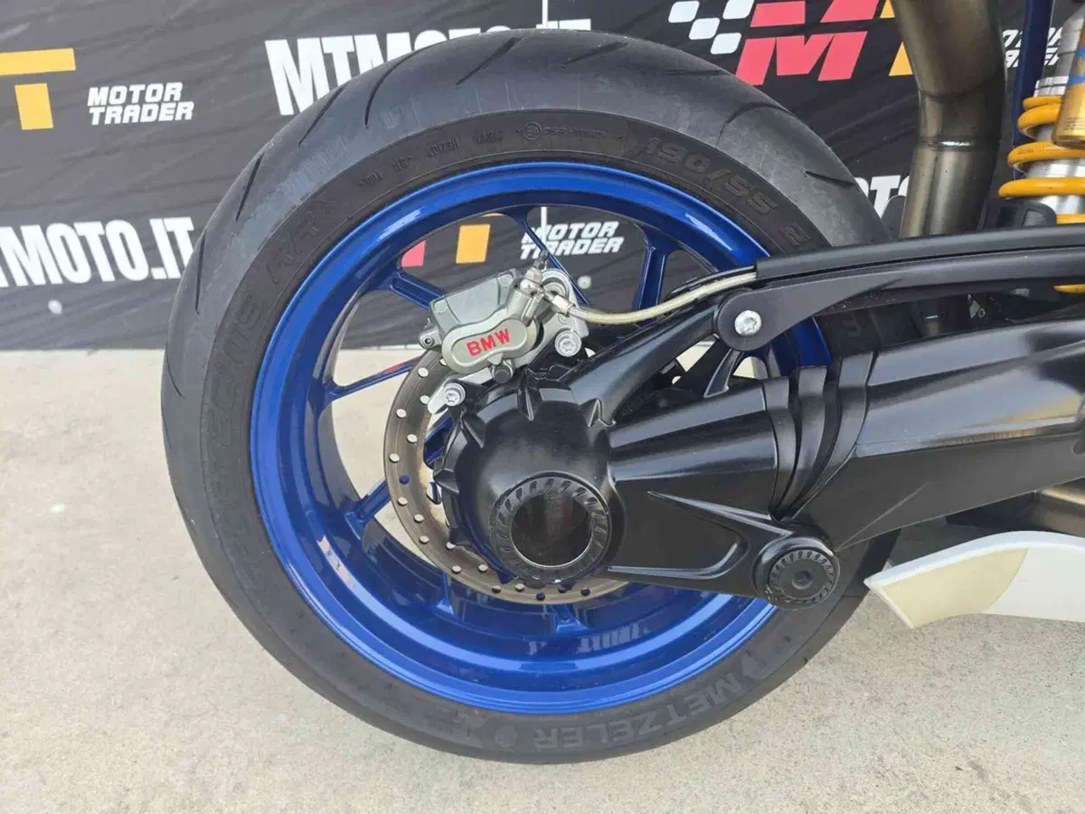 Bmw HP2 Sport (17)