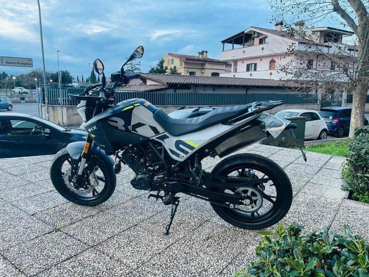 Benelli BKX 125 (2026) (2)