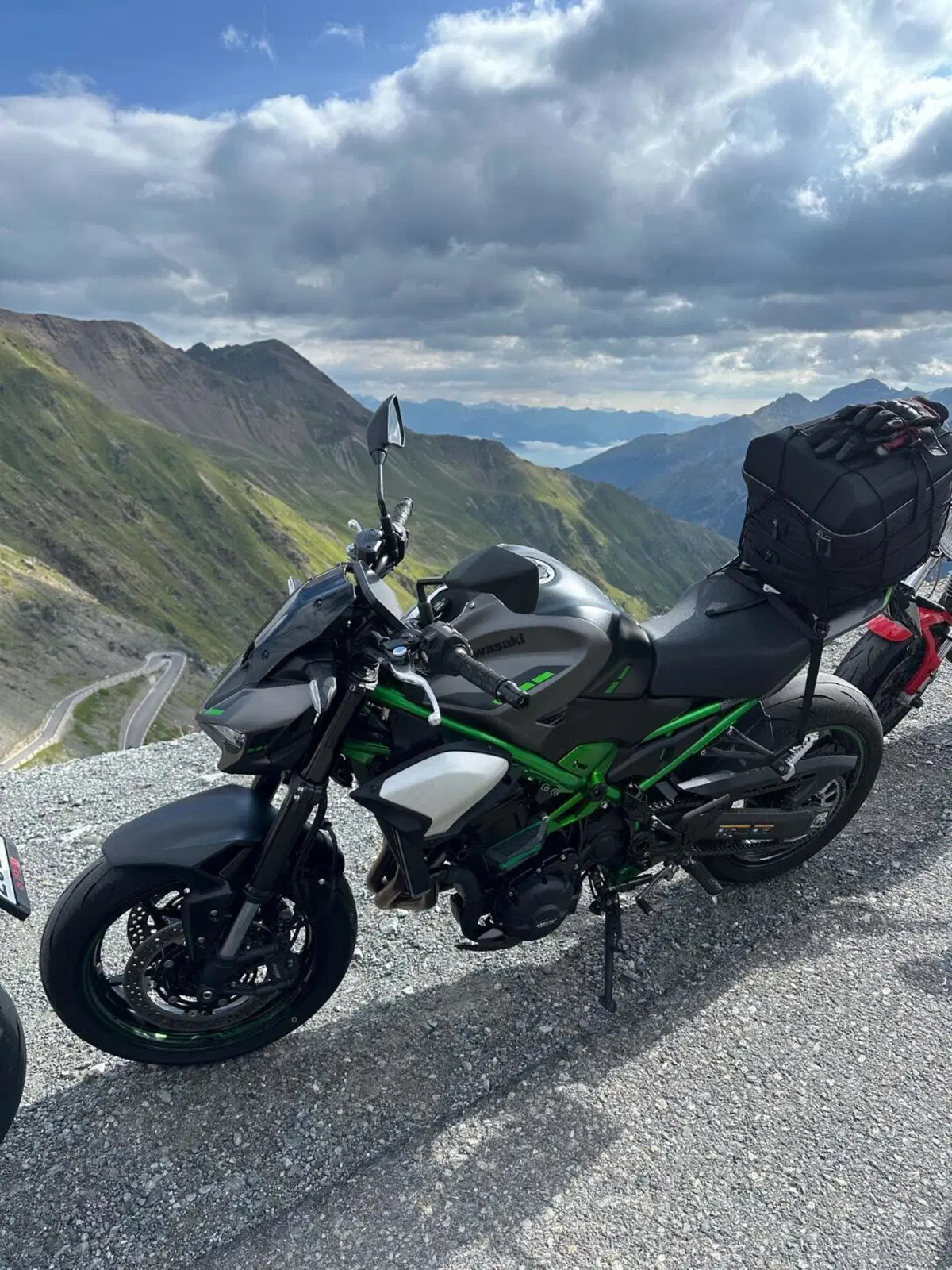 Kawasaki Z 900 (2025 - 27) (4)