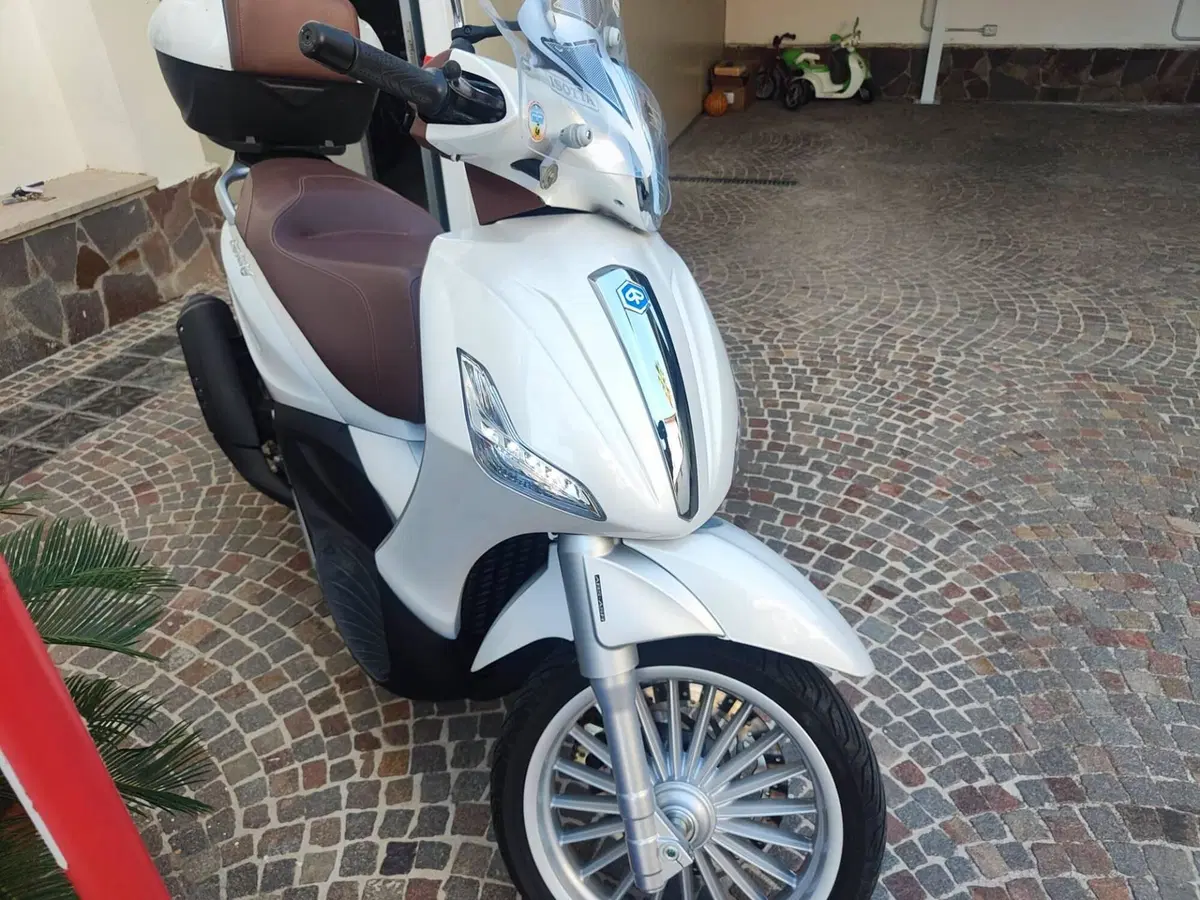 Piaggio Beverly 300 S i.e. ABS-ASR (2016 - 20) (3)