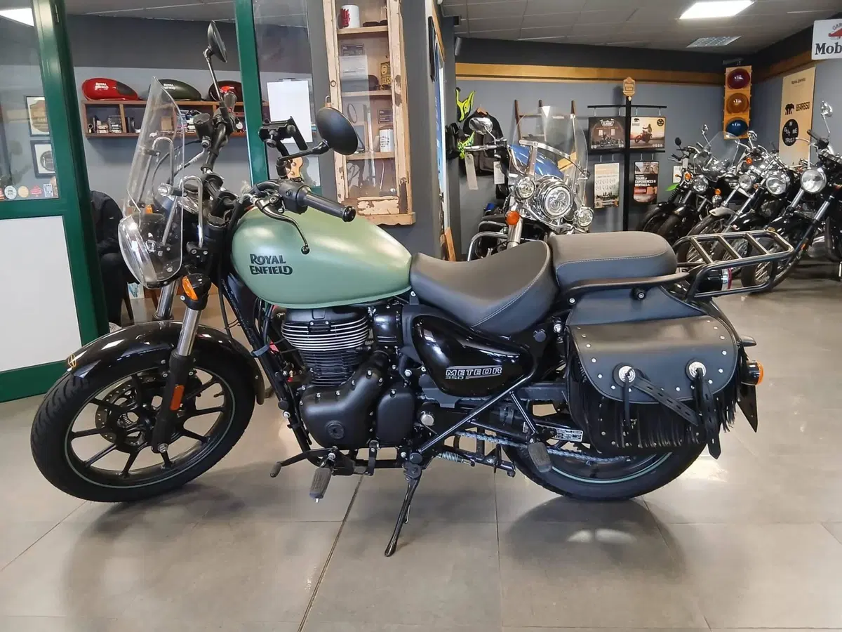 Royal Enfield Meteor 350 (2021 - 26) (2)