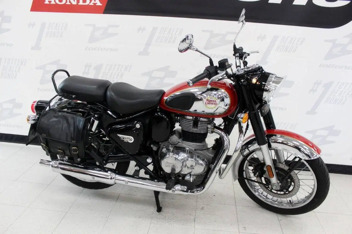 Royal Enfield Classic 350 (2021 - 26) (3)