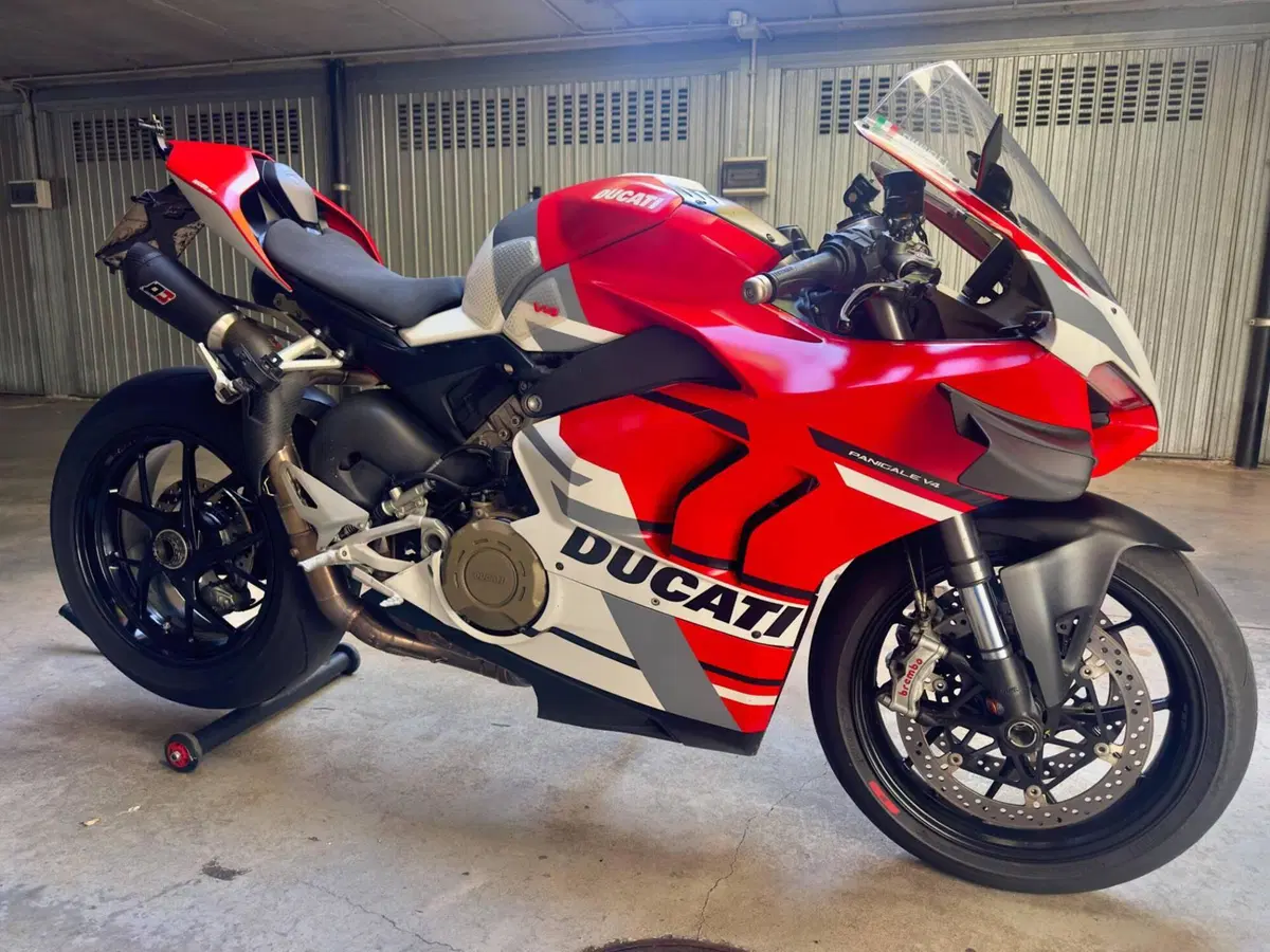 Ducati Panigale V4 1100 (2021) (2)