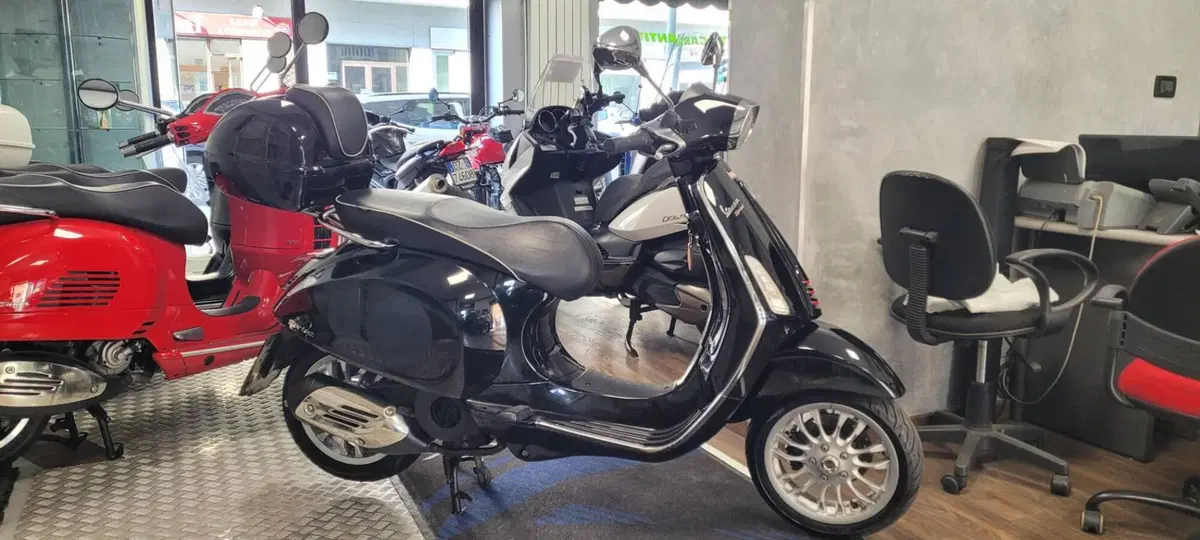 Vespa Sprint 125 3V i-get ABS (2017 - 18)