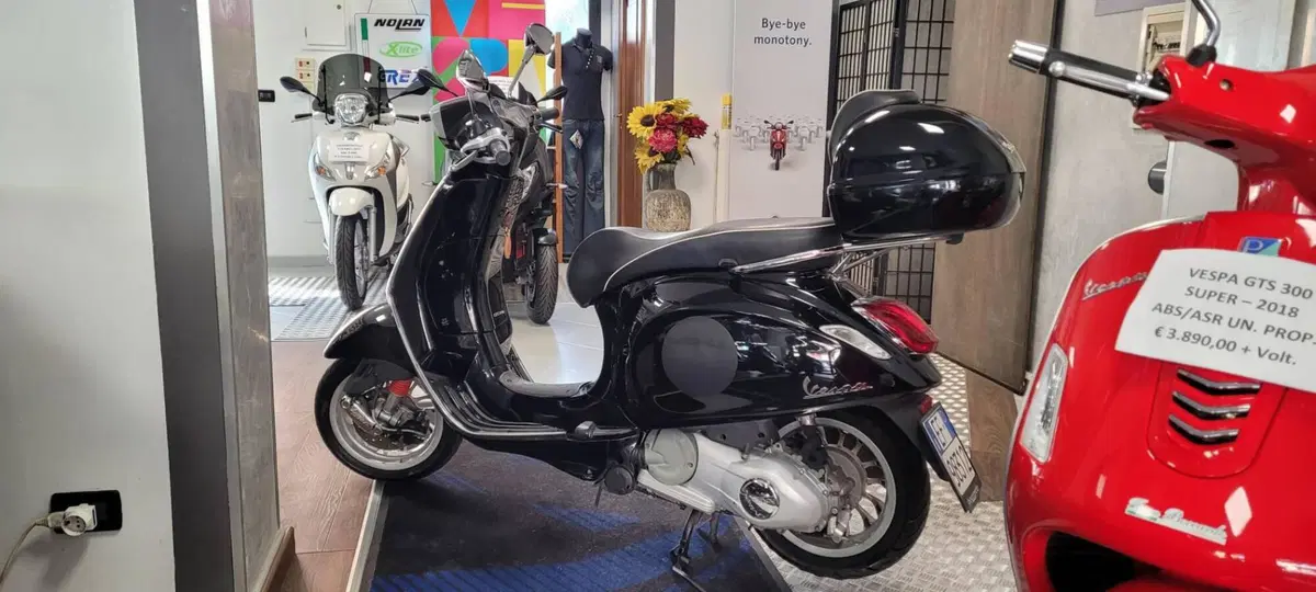 Vespa Sprint 125 3V i-get ABS (2017 - 18) (2)