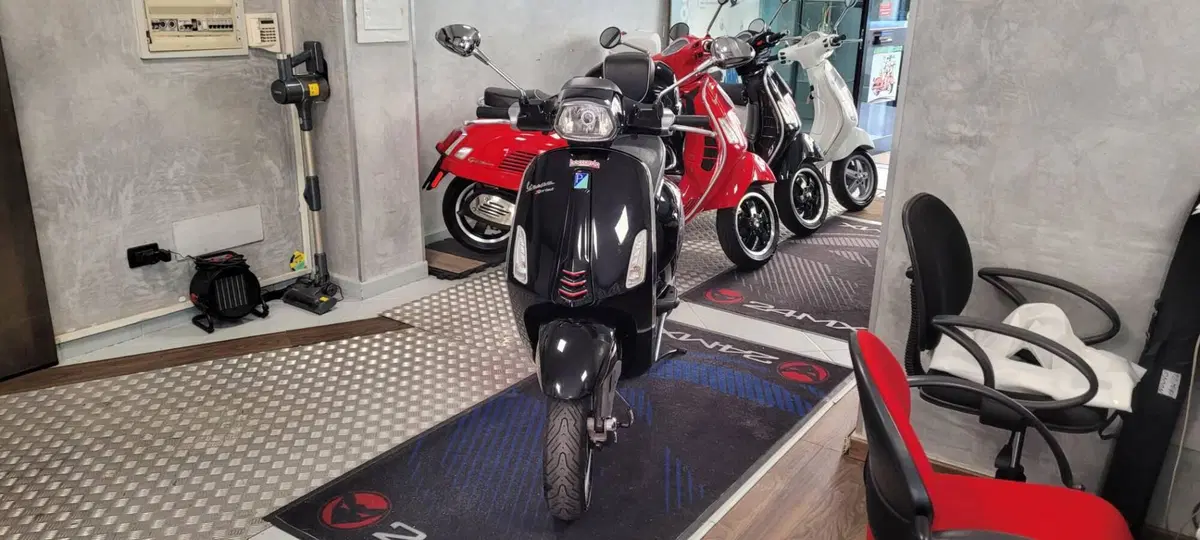 Vespa Sprint 125 3V i-get ABS (2017 - 18) (3)