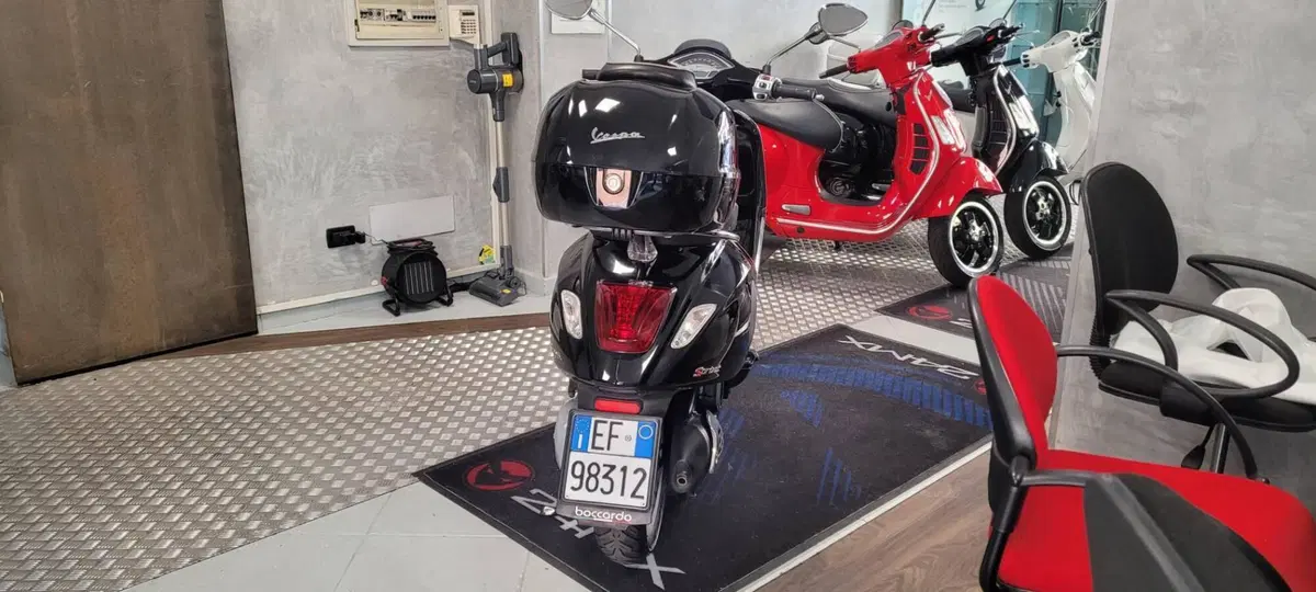 Vespa Sprint 125 3V i-get ABS (2017 - 18) (4)