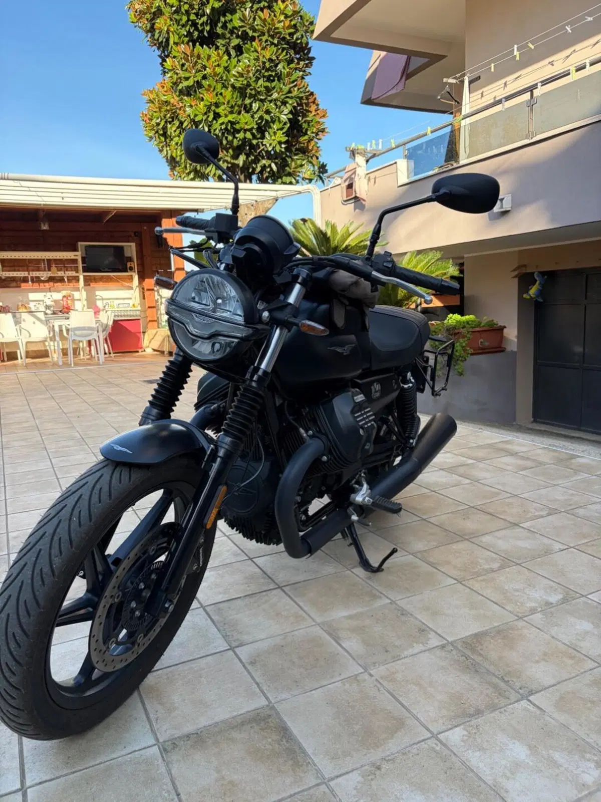 Moto Guzzi V7 Stone (2021 - 24)