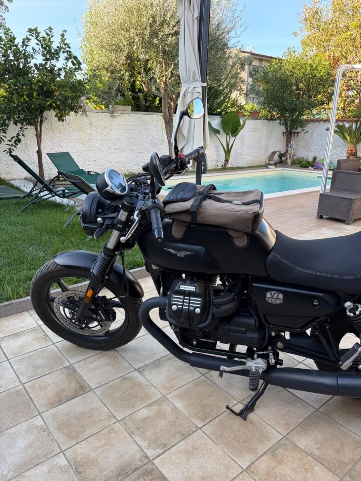 Moto Guzzi V7 Stone (2021 - 24) (5)
