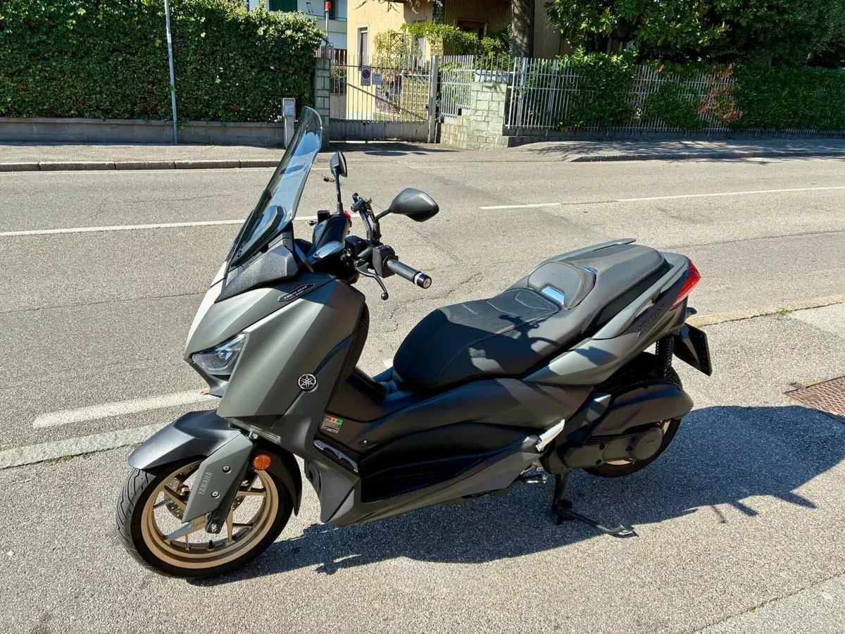 Yamaha X-Max 125 Tech Max (2021 - 24) (2)
