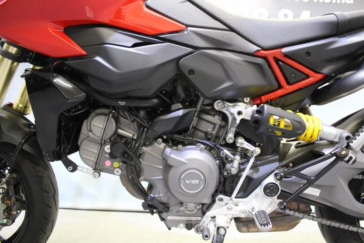 Ducati Hypermotard V2 (2026) (17)