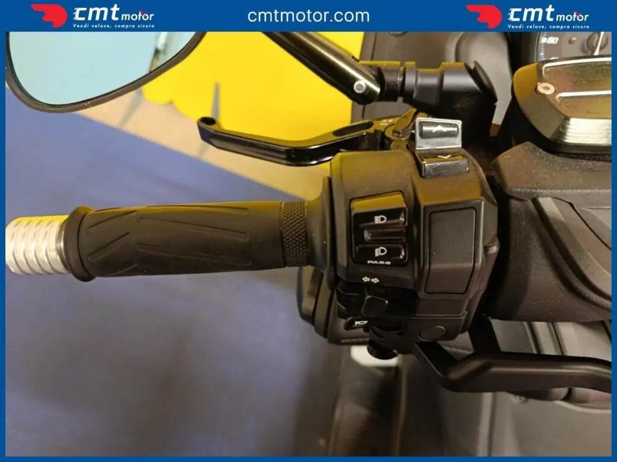 Yamaha T-Max 560 (2020 - 21) (6)