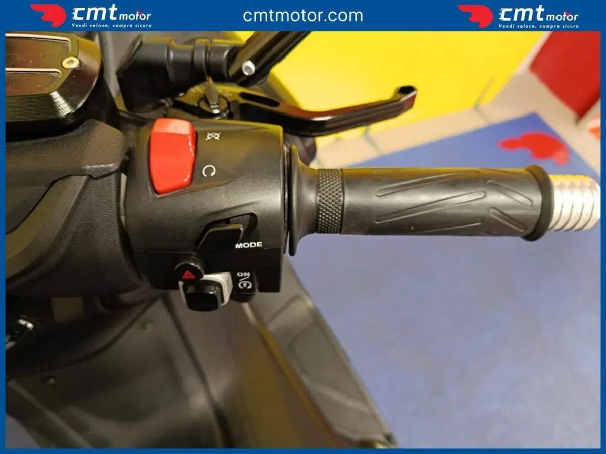 Yamaha T-Max 560 (2020 - 21) (7)