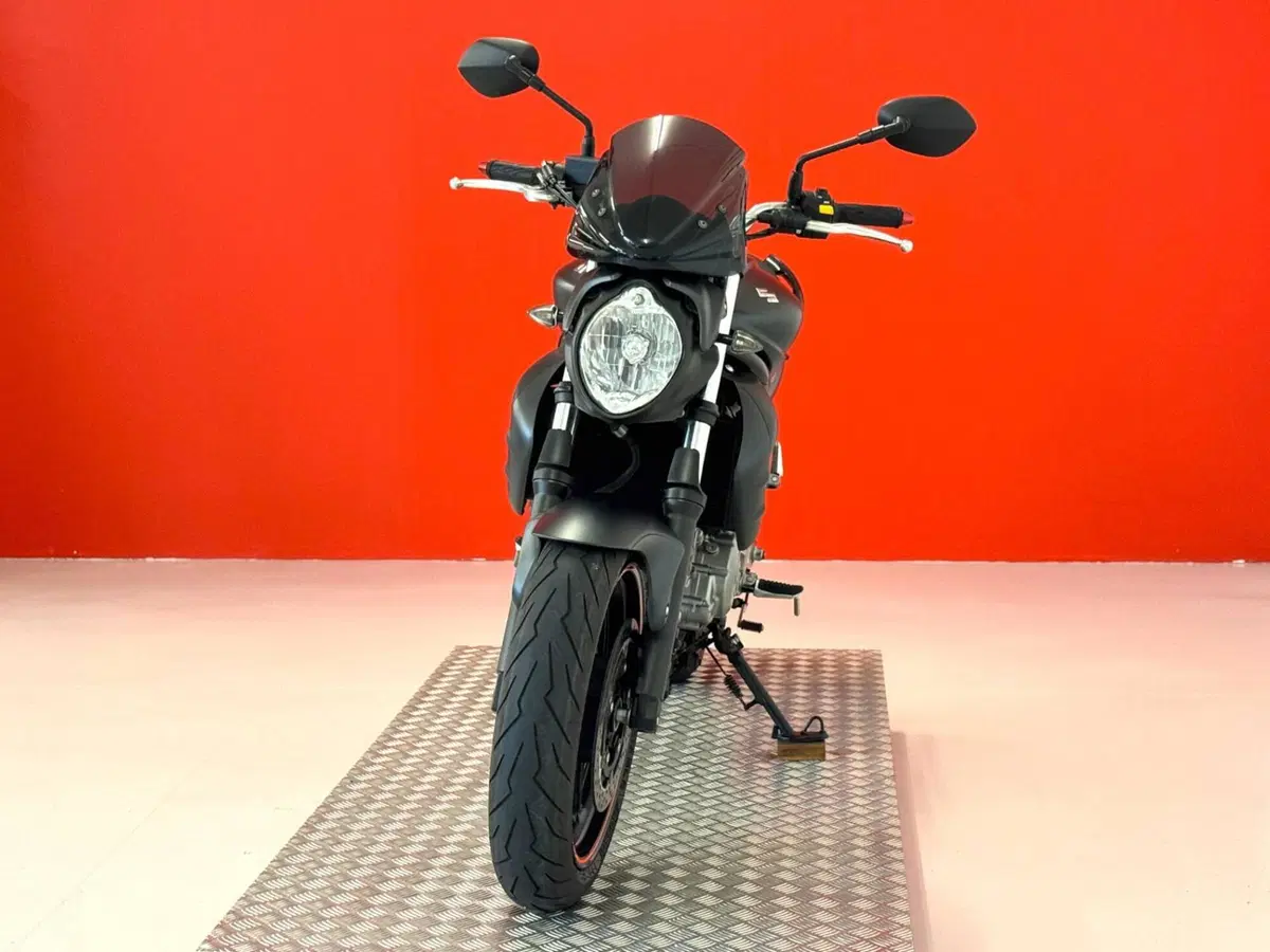Suzuki Gladius 650 SFV (2009 - 15) (3)