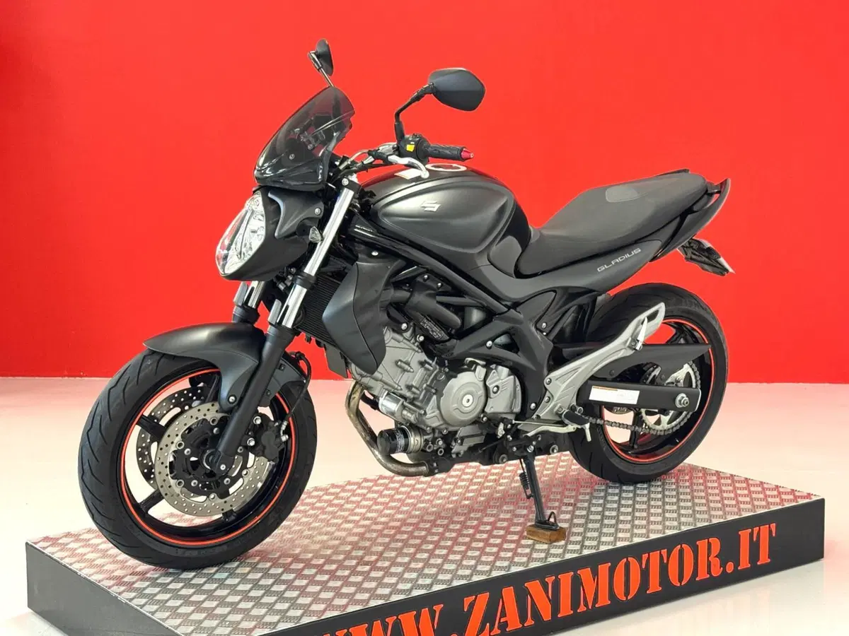 Suzuki Gladius 650 SFV (2009 - 15) (4)