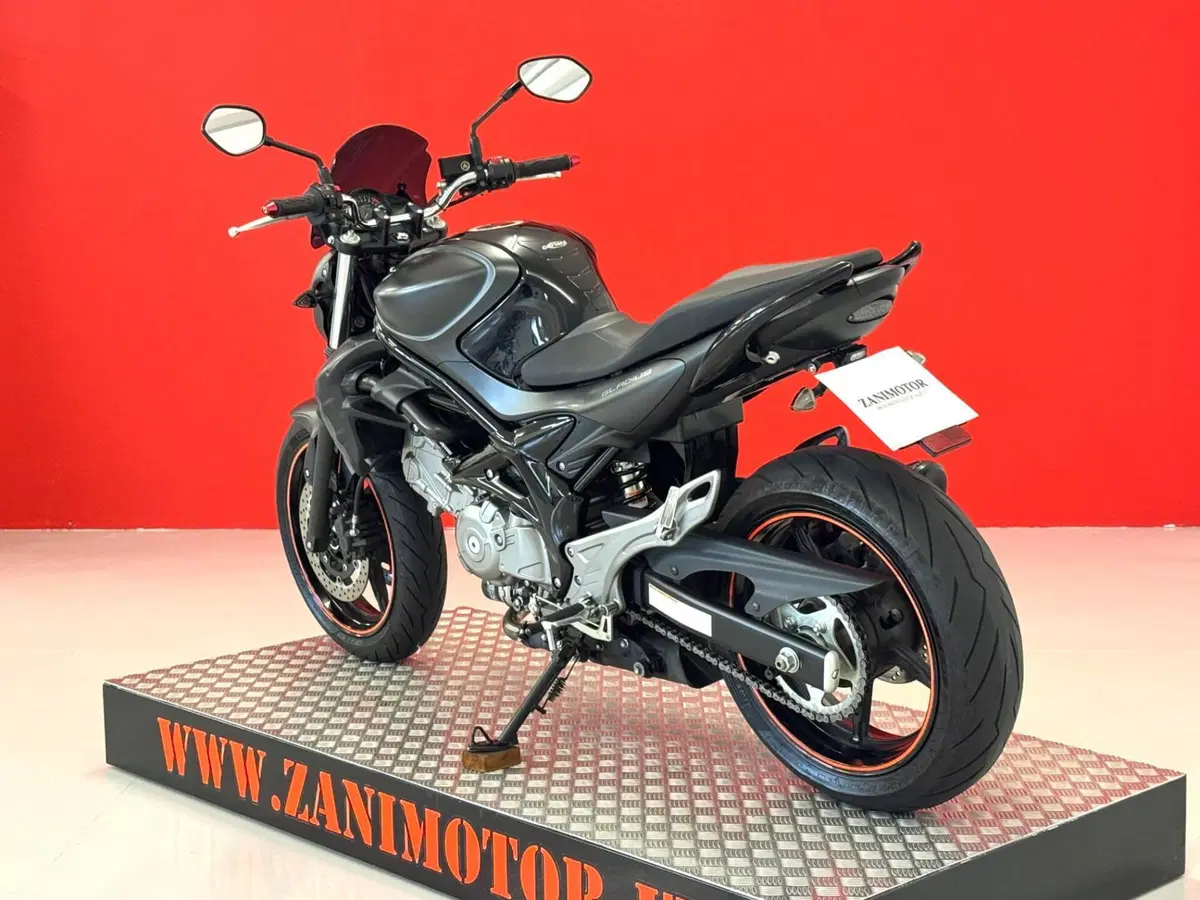 Suzuki Gladius 650 SFV (2009 - 15) (6)