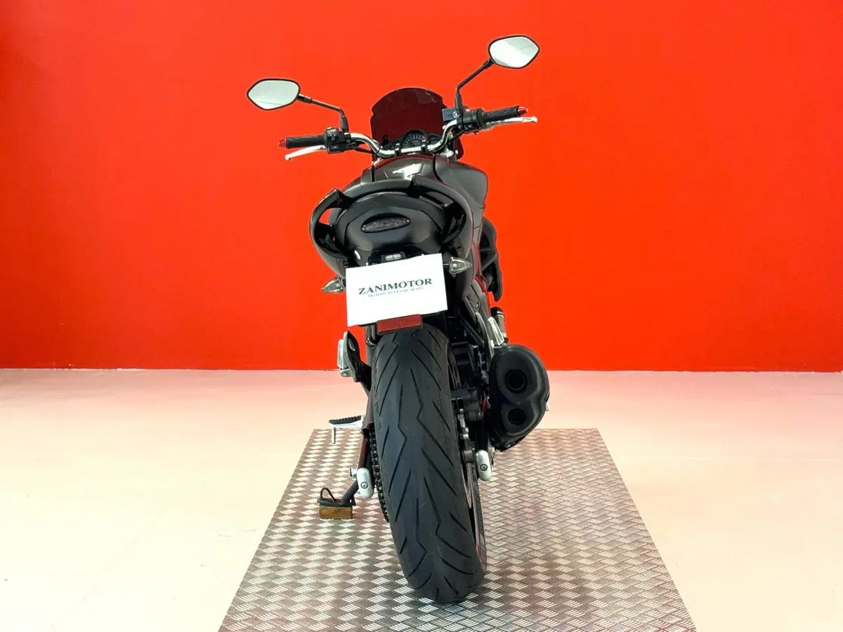 Suzuki Gladius 650 SFV (2009 - 15) (7)