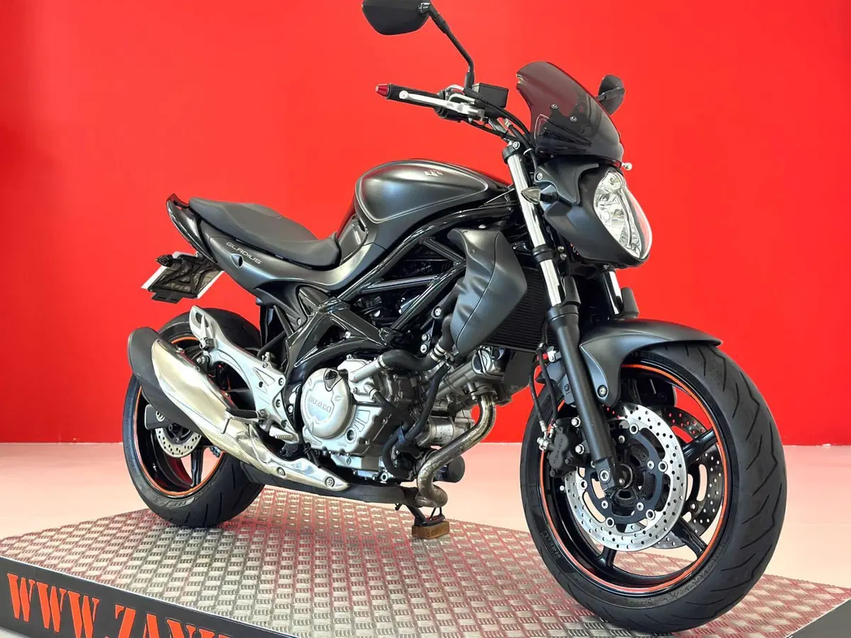 Suzuki Gladius 650 SFV (2009 - 15) (12)