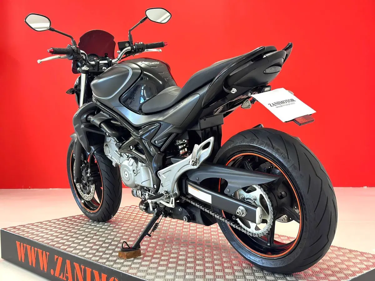 Suzuki Gladius 650 SFV (2009 - 15) (16)
