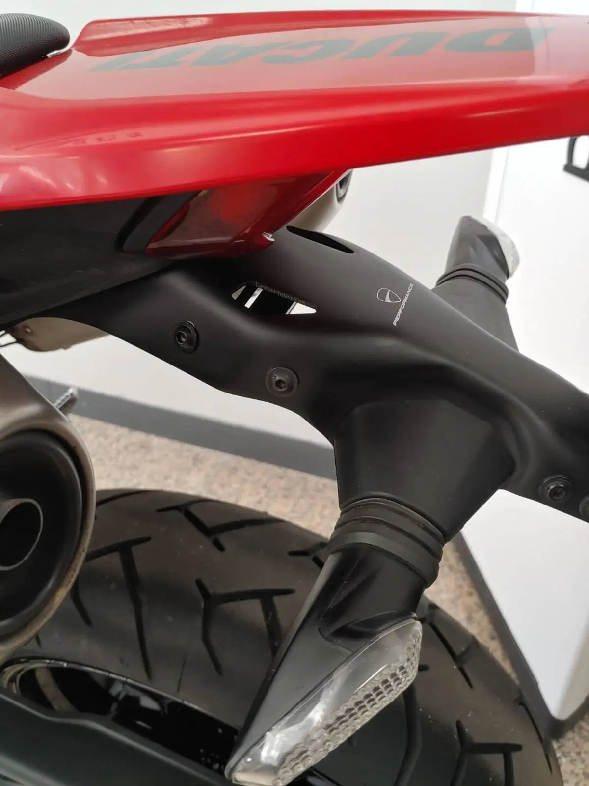 Ducati Hypermotard 698 Mono RVE (2024 - 26) (9)