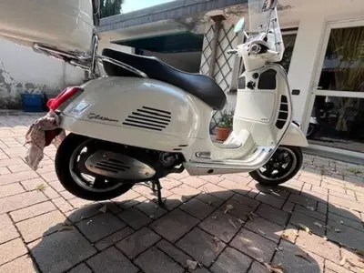 Vespa GTS 300 Super Sport (2017 - 19) usata