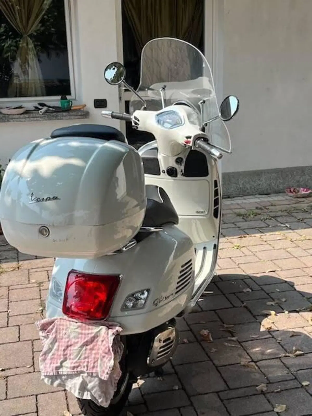 Vespa GTS 300 Super Sport (2017 - 19) (2)