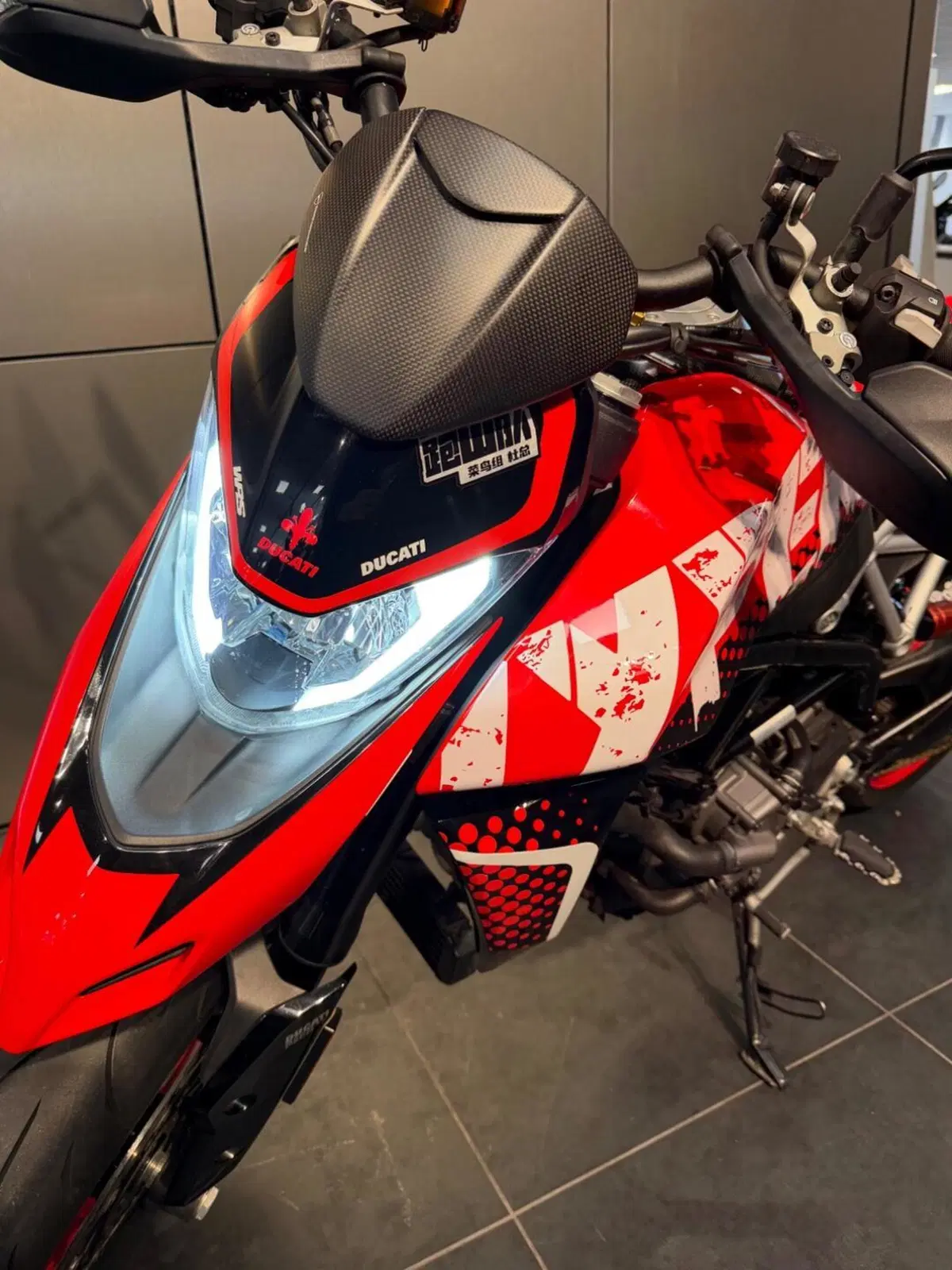 Ducati Hypermotard 950 RVE (2022 - 25) (8)