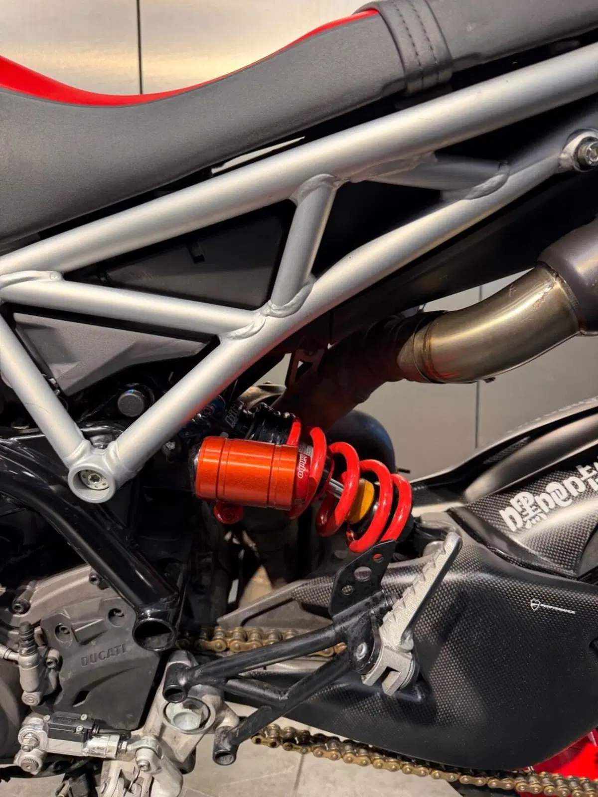 Ducati Hypermotard 950 RVE (2022 - 25) (10)