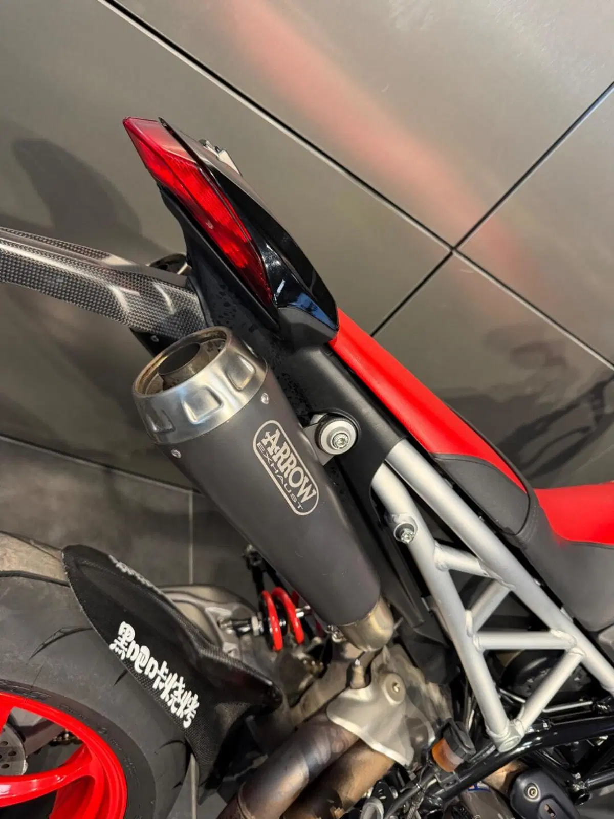 Ducati Hypermotard 950 RVE (2022 - 25) (16)
