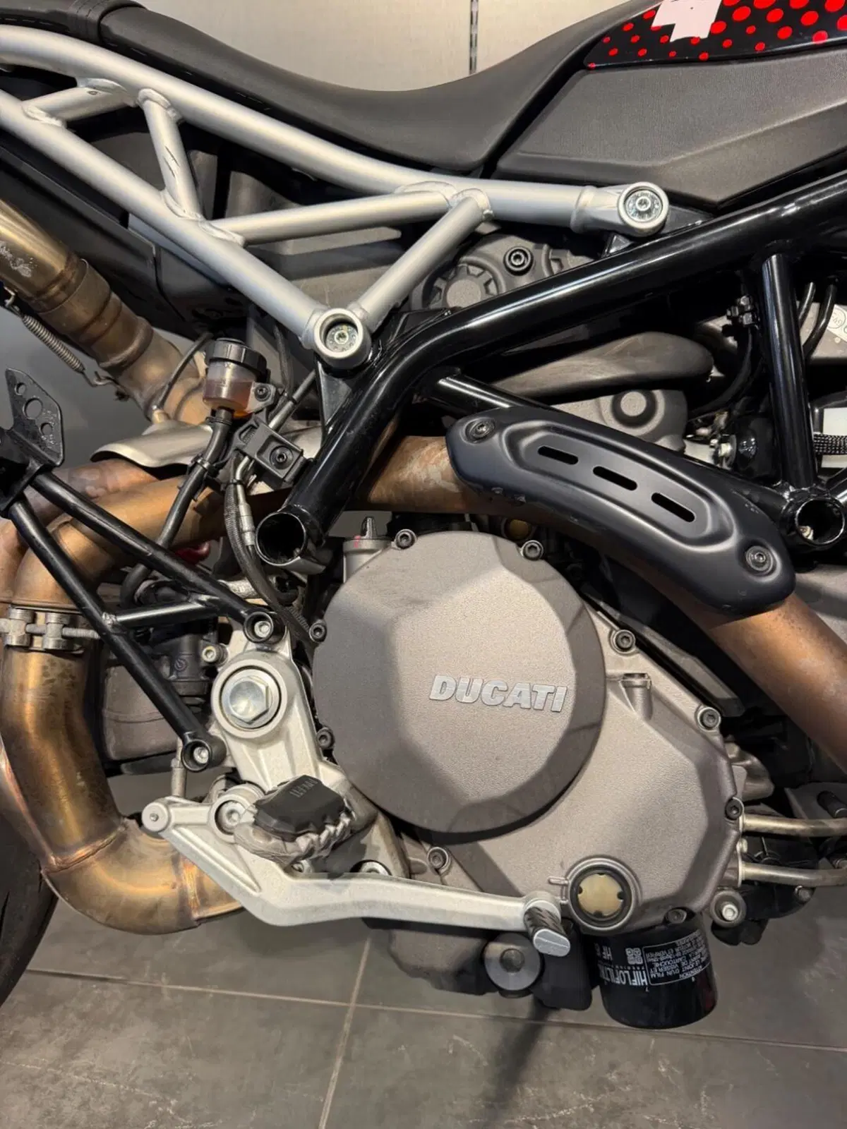 Ducati Hypermotard 950 RVE (2022 - 25) (19)