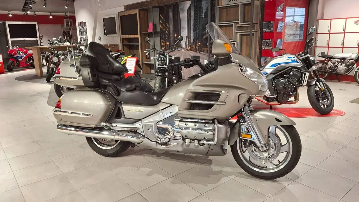 Honda GL 1800 Gold Wing (2000 - 05)