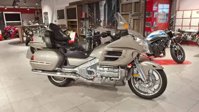 Honda GL 1800 Gold Wing (2000 - 05) usata