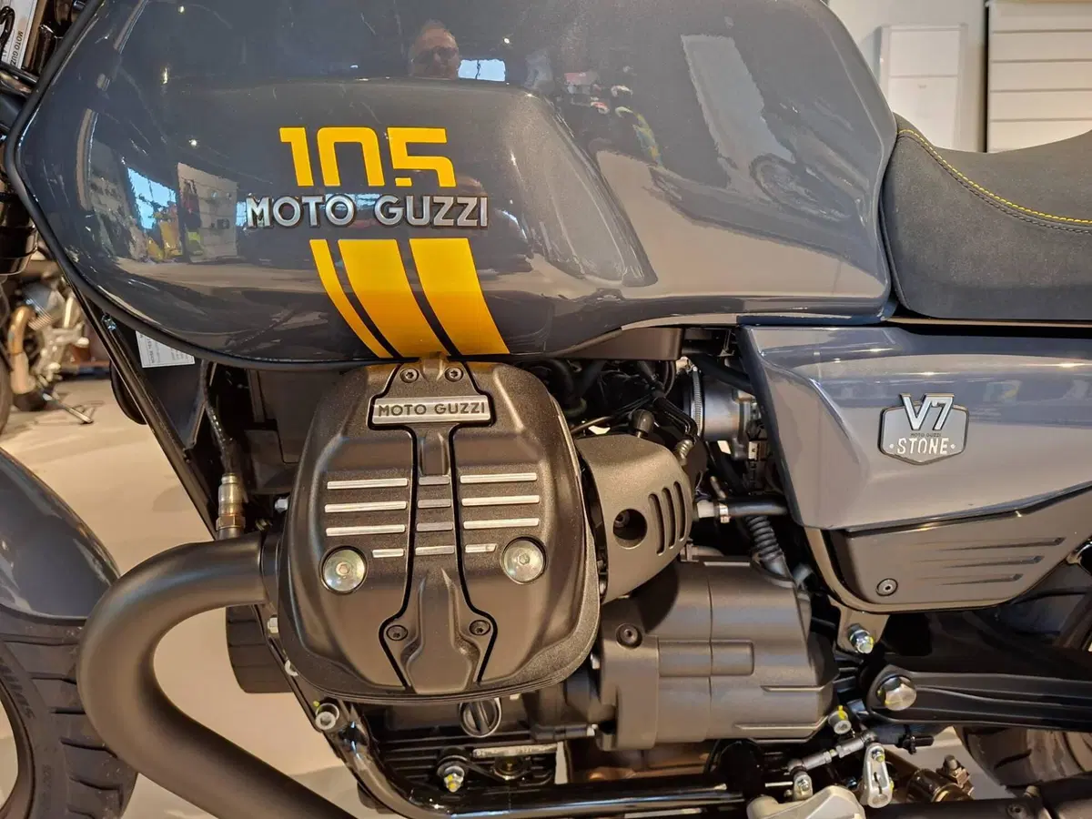 Moto Guzzi V7 Stone 105th Anniversary (2026) (5)