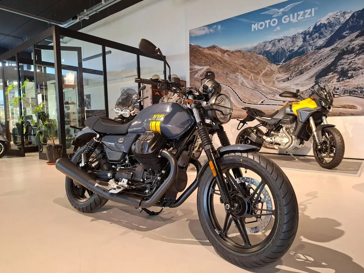 Moto Guzzi V7 Stone 105th Anniversary (2026) (4)