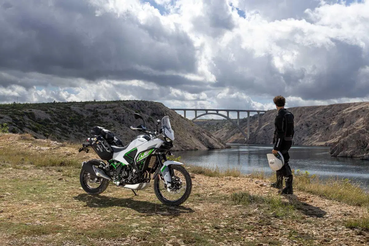 Kawasaki KLE500 2027: arriva la frizione centrifuga Smartride. La leva c'è ancora (ma fa tutto da sola) [GALLERY] (8)
