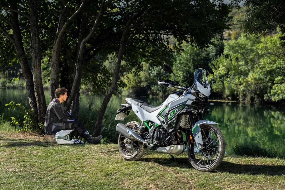 Kawasaki KLE500 2027: arriva la frizione centrifuga Smartride. La leva c'è ancora (ma fa tutto da sola) [GALLERY] (10)