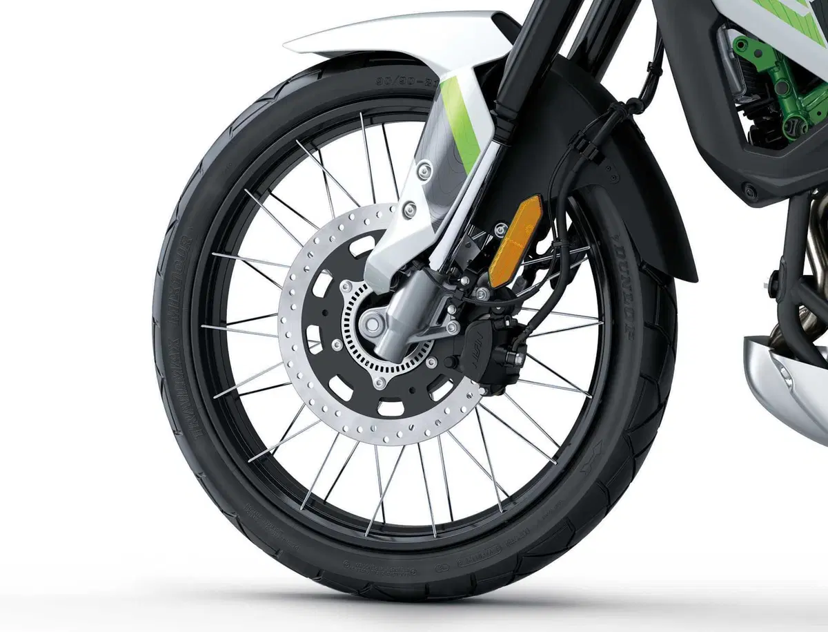 Kawasaki KLE500 2027: arriva la frizione centrifuga Smartride. La leva c'è ancora (ma fa tutto da sola) [GALLERY] (13)