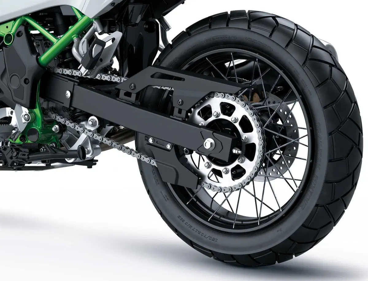 Kawasaki KLE500 2027: arriva la frizione centrifuga Smartride. La leva c'è ancora (ma fa tutto da sola) [GALLERY] (14)