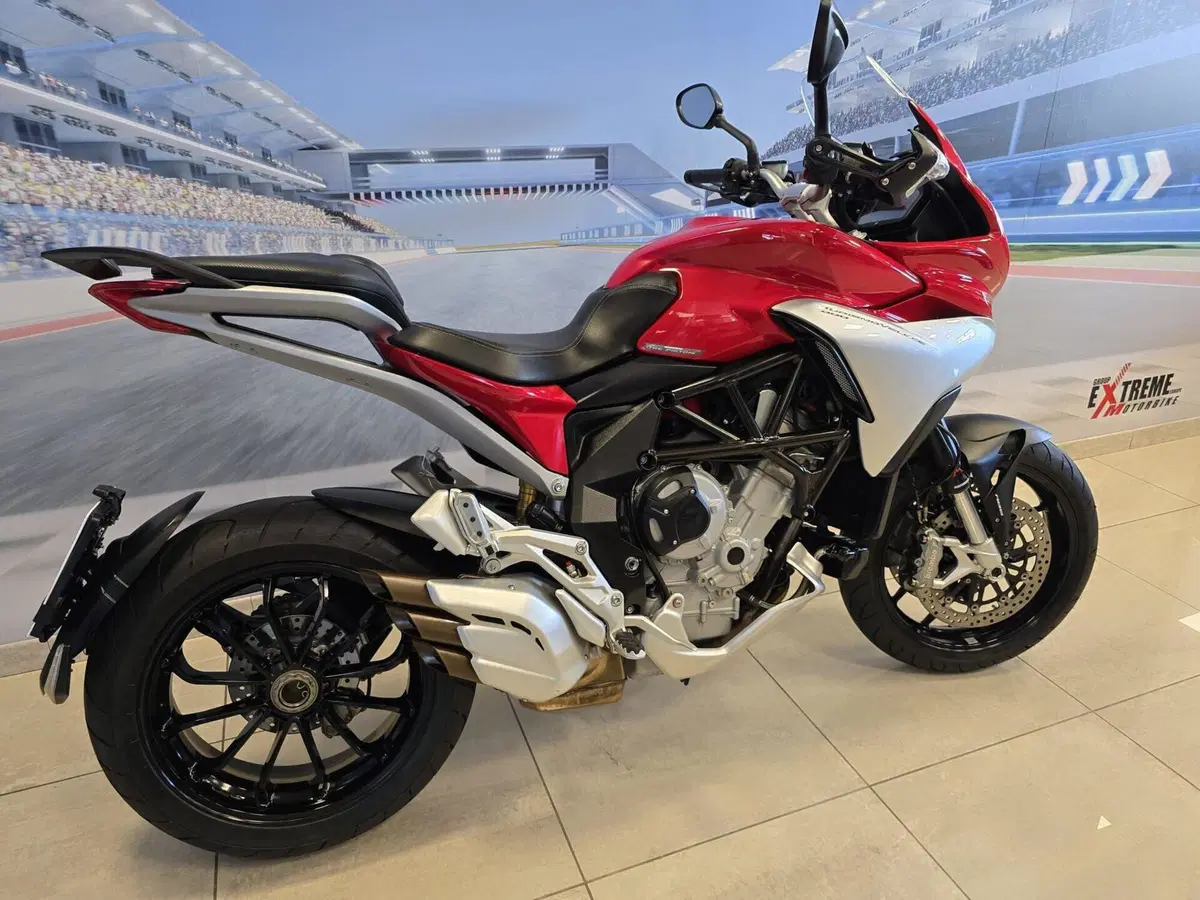 MV Agusta Turismo Veloce 800 (2014 - 16) (16)