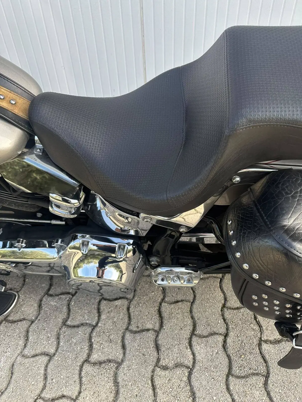 Harley-Davidson 1584 Heritage Classic (2008 - 10) - FLSTC (12)